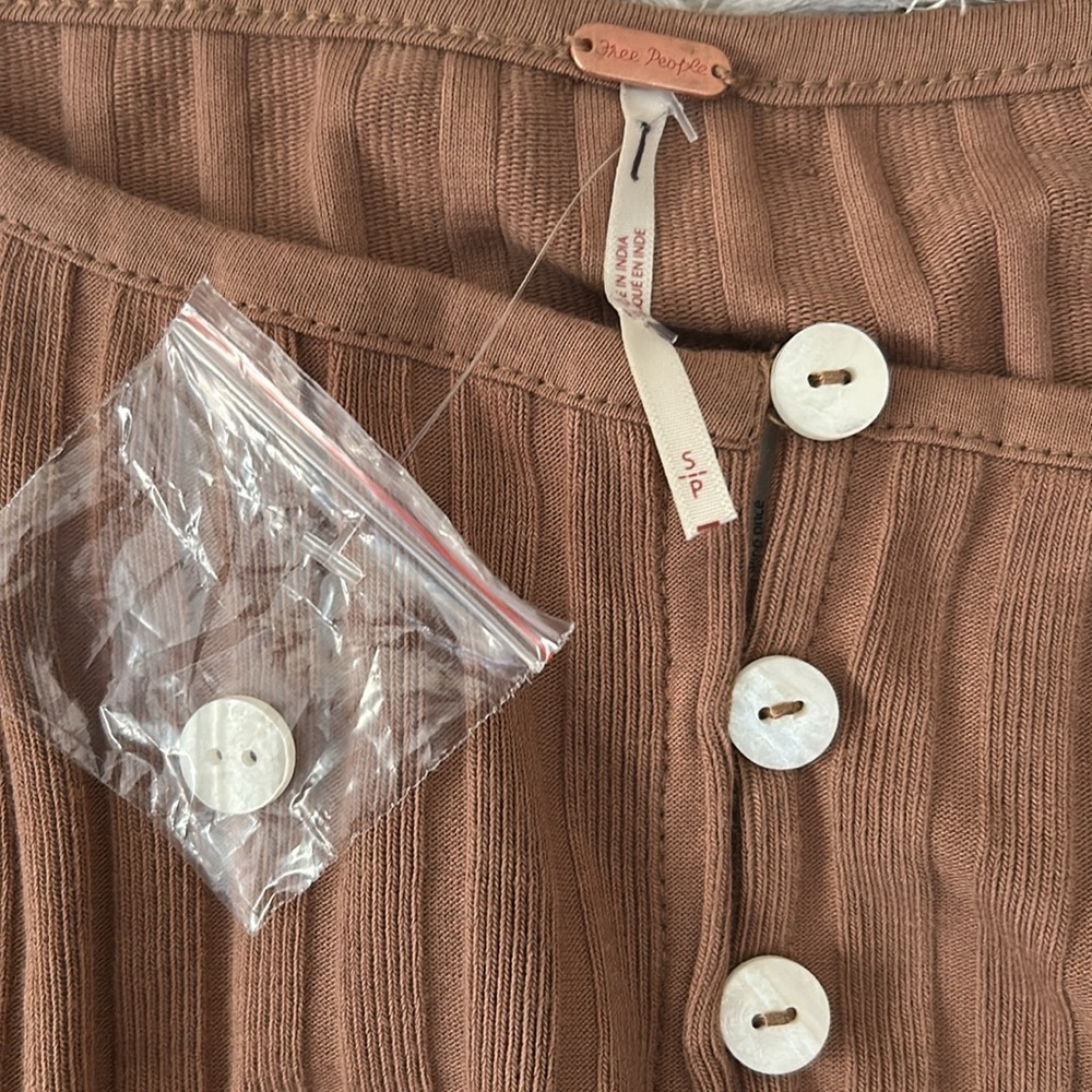 NWOT Free People Tilly Ribbed Knit Long Sleeve Button Down Cardigan Otter Sz S - Picture 3 of 10